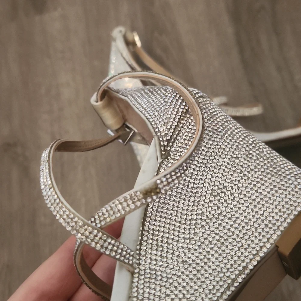 🌞2/$30 // STEVE MADDEN: Crystal Crisscross Strap Wedge Sandals - Picture 8 of 13
